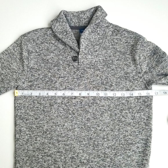 Like new! Old navy, gray cardigan for big  boy, size M (8); - Picture 5 of 5